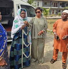 THE EXECUTIVE CHAIRMAN, EPE LG PRESENTS ..... 004