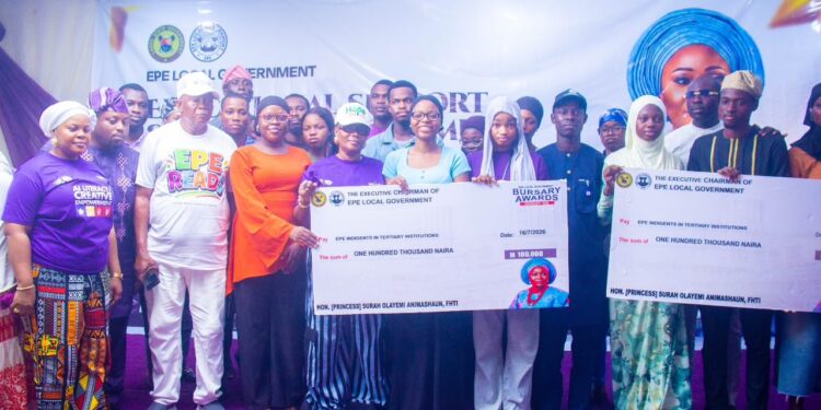 HON. PRINCESS SURAH OLAYEMI ANIMASHAUN, FHTI, PRESENTS ₦100,000 BURSARY TO EPE STUDENTS, SETS NEW MILESTONE IN EDUCATIONAL SUPPORT whatsapp image 2026 07 20 at 12.06.13 pm