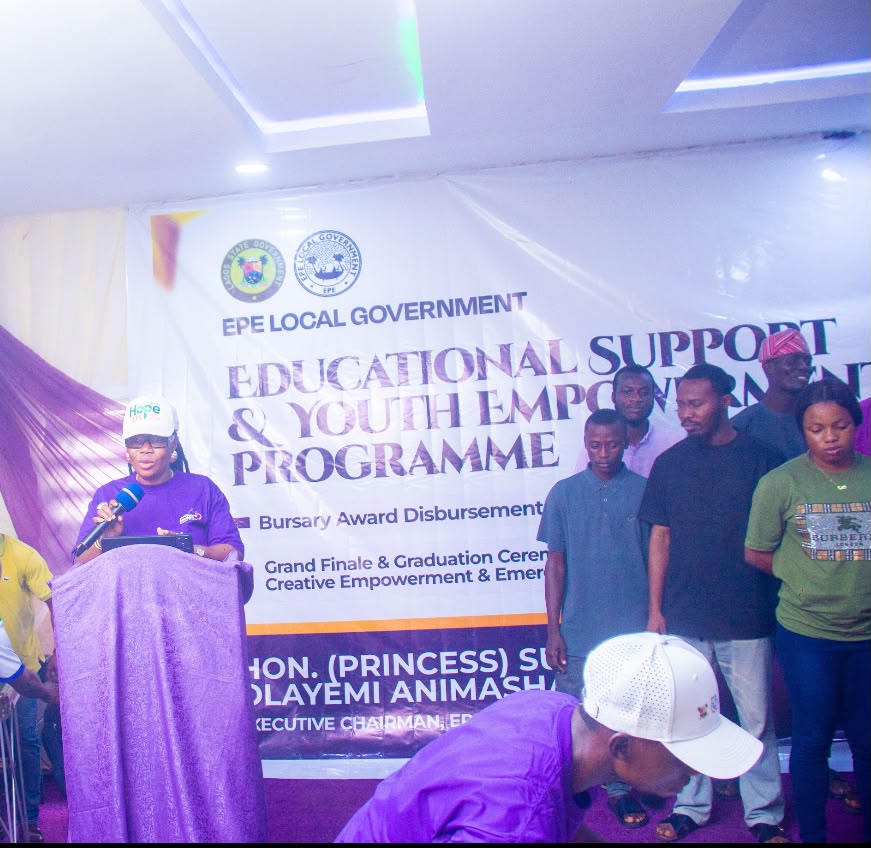 HON. PRINCESS SURAH OLAYEMI ANIMASHAUN, FHTI, PRESENTS ₦100,000 BURSARY TO EPE STUDENTS, SETS NEW MILESTONE IN EDUCATIONAL SUPPORT whatsapp image 2026 07 20 at 12.06.15 pm (2)